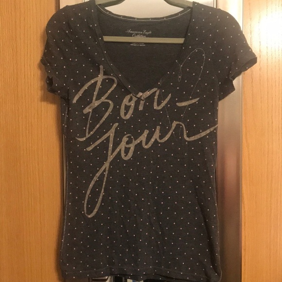 Grey V neck short sleeve American Eagle size Medium.  Pink polka dots.  Bon Jour - Picture 1 of 8